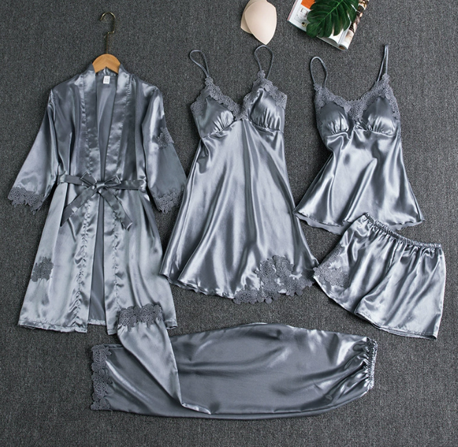 Fünfteiliges Schlafbademantel-Set aus Seide