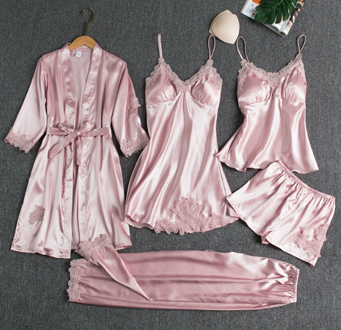 Fünfteiliges Schlafbademantel-Set aus Seide